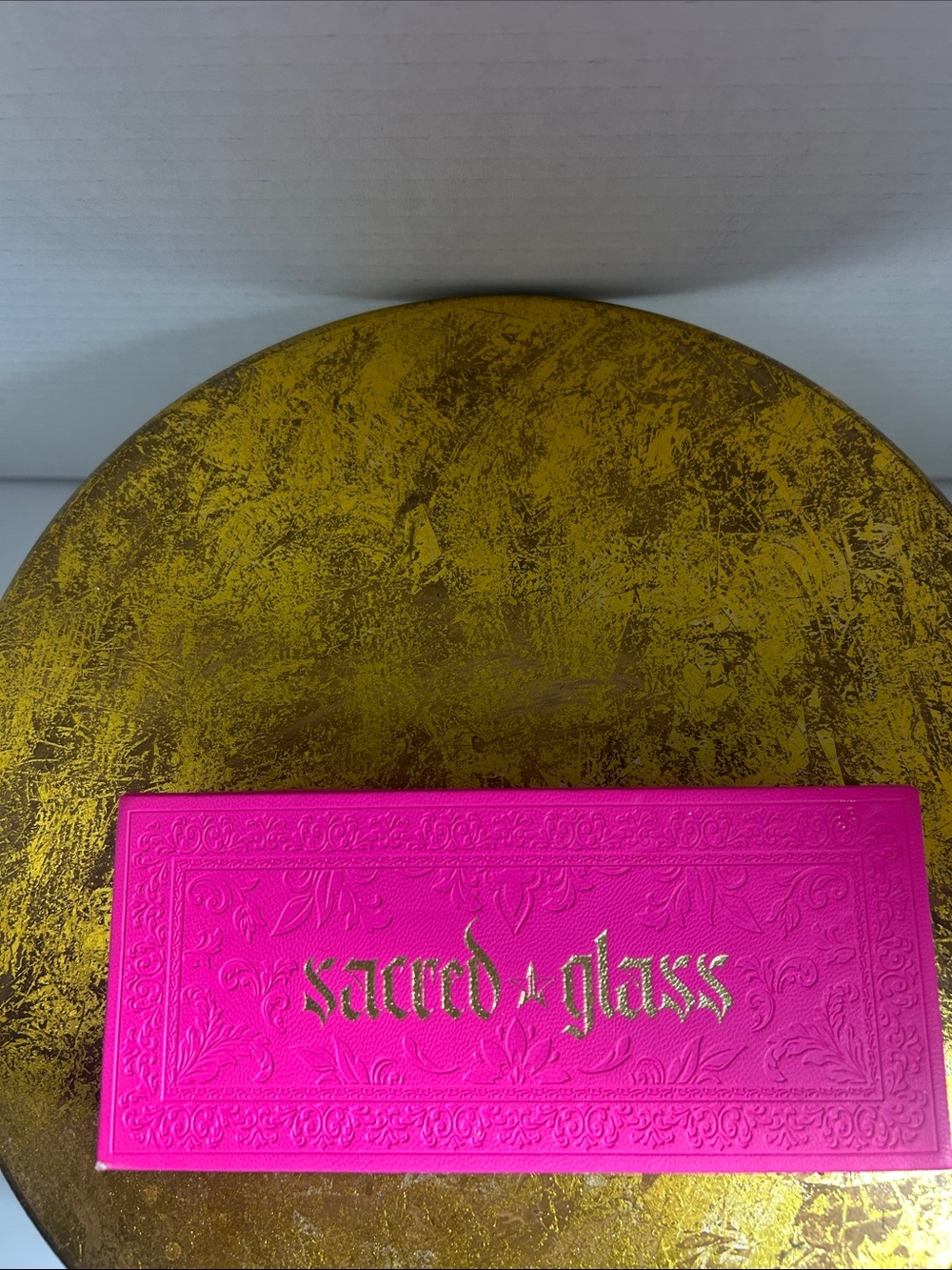 Jeffree Star Sacred Glass Highlighter Palette - Hot Pink & Gold